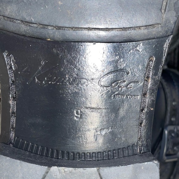 One pair Kenneth Cole black leather boots, size 9. Ankle with side zipper. - Picture 5 of 5